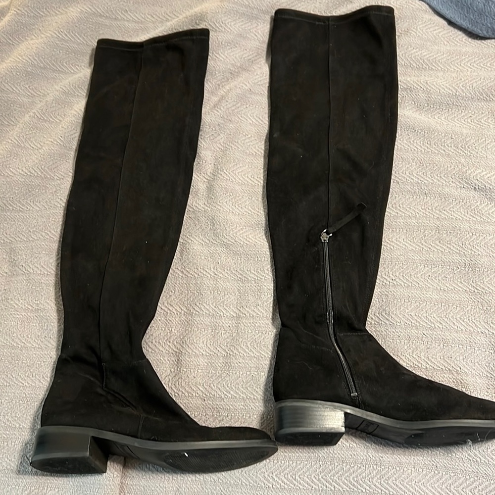 Franco Sarto flat over the knee suede boots. Women’s size 8.5 Worn once! 23”H